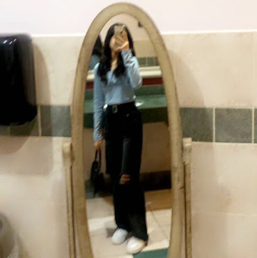 Meet your Posher, Sayra